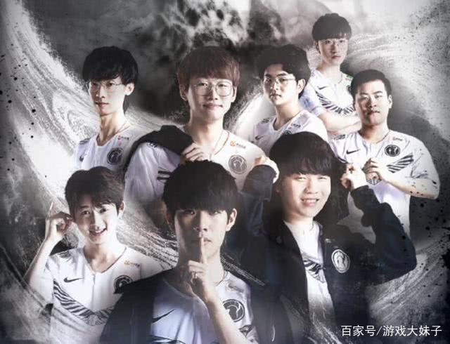 在接受足球 在接受足球